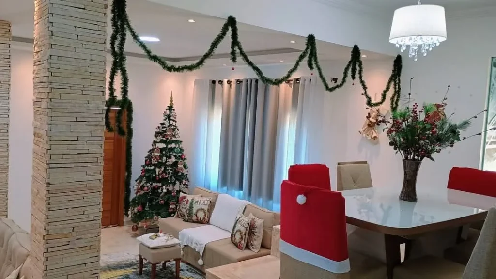 Sala de estar e sala de jantar integradas e decoradas